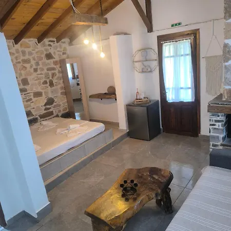 Mountain House Paliouras *